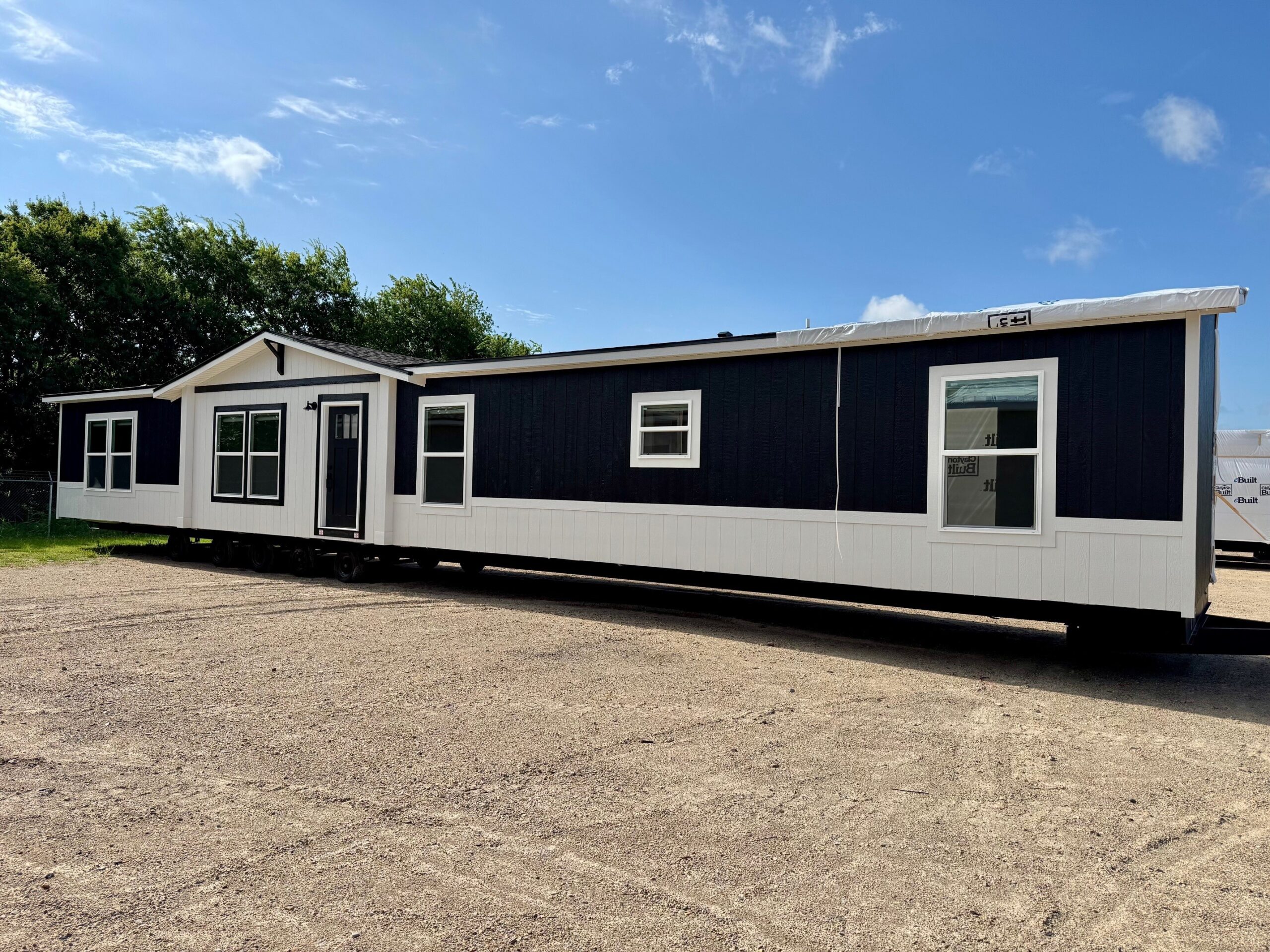 18' Cut Thru Dormer with Columns and Wainscot - Smart Panel Upgrade