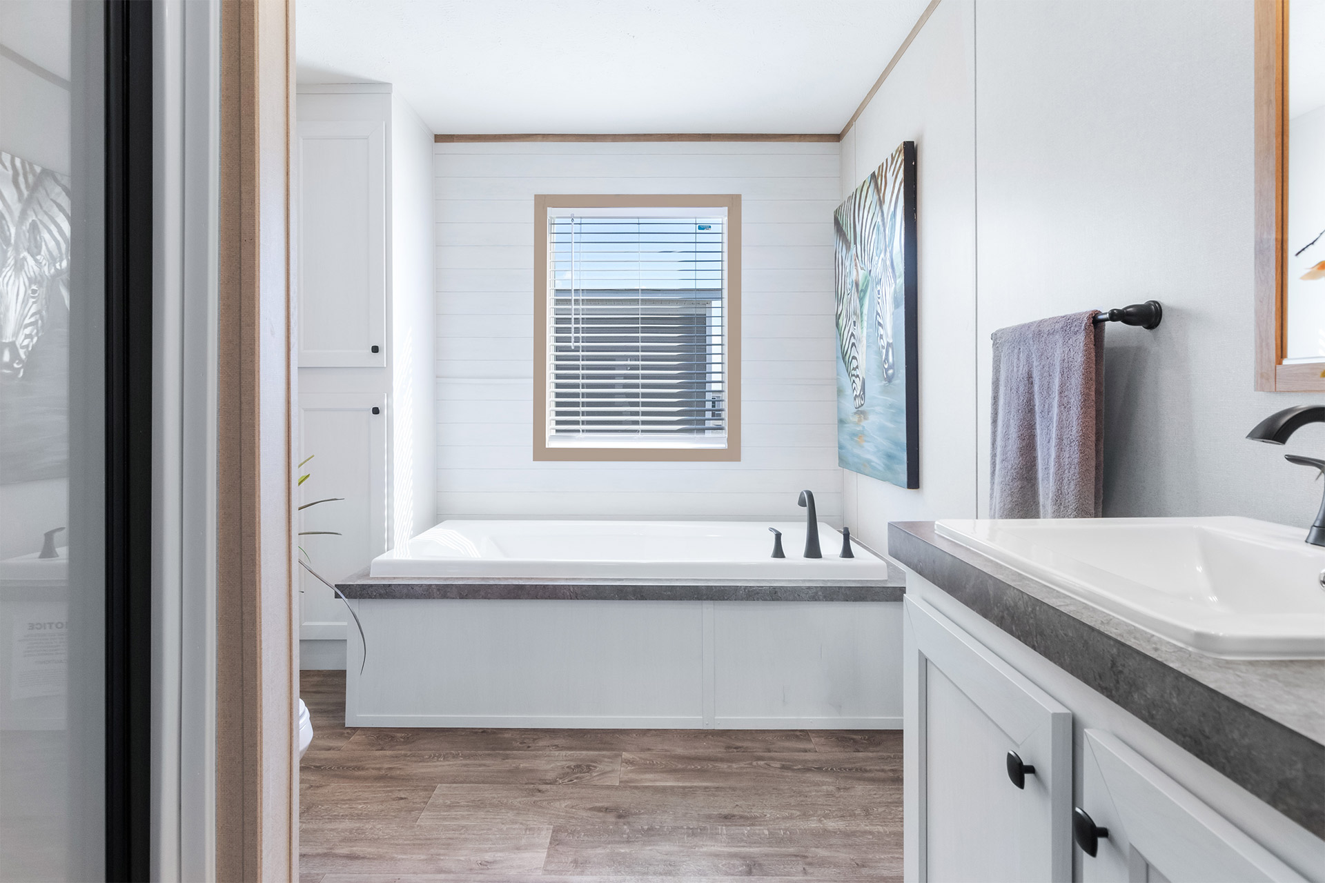72” Luxury Primary Bath Tub Optional 36x48 Window